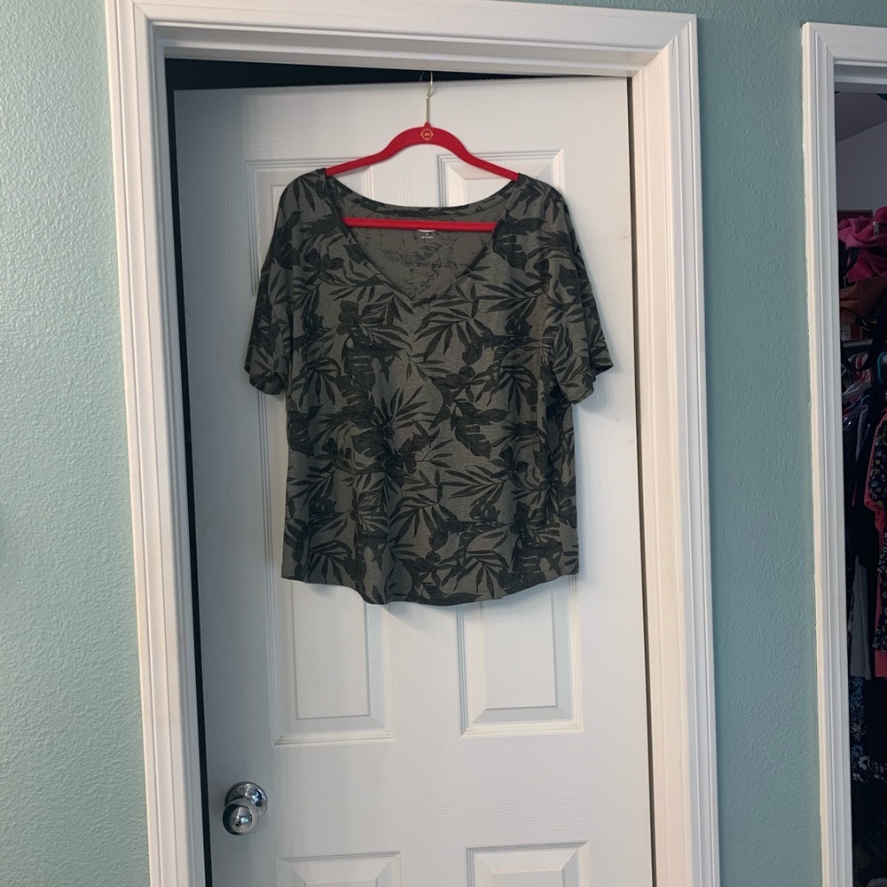 Old Navy top